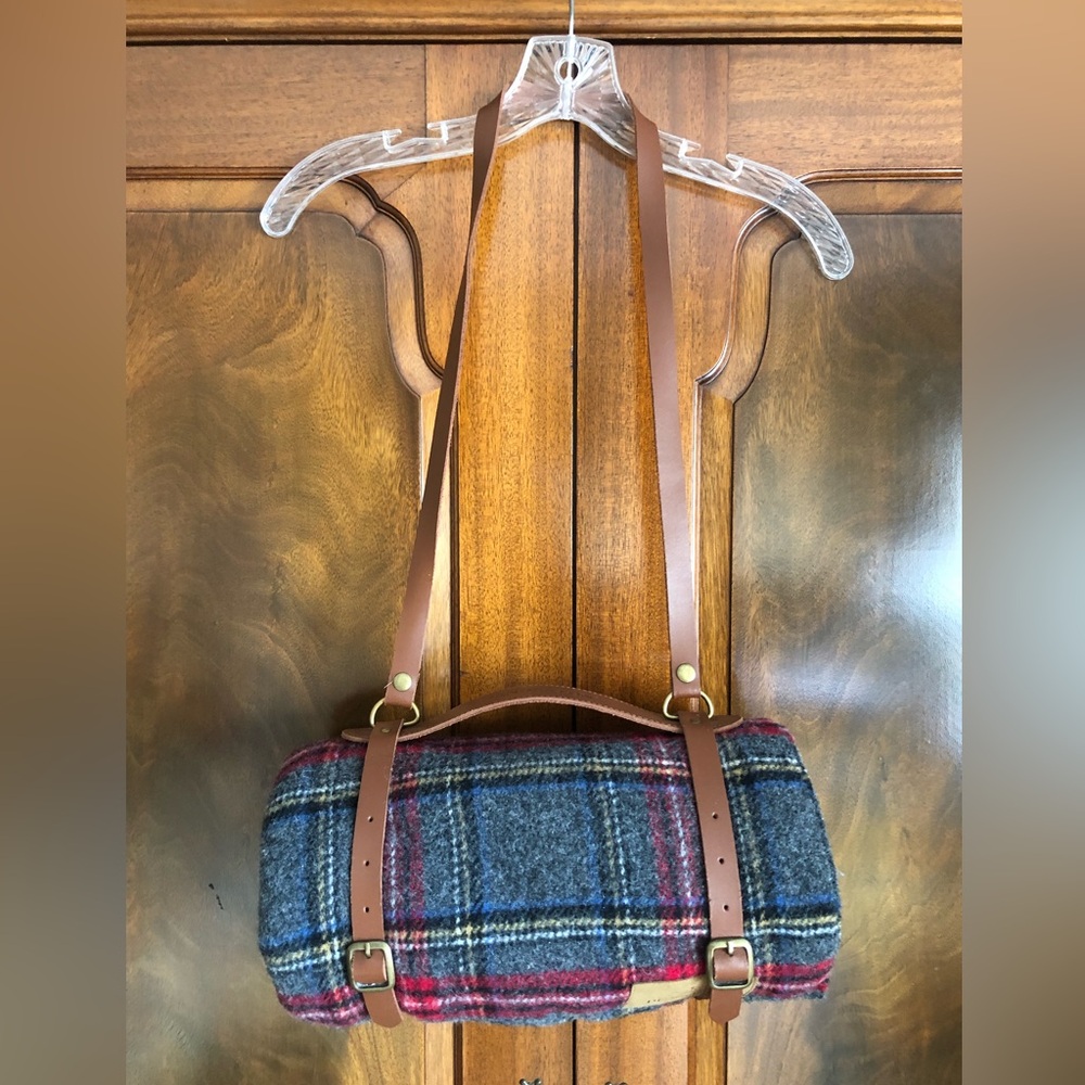 PENDLETON Wool Throw Blanket.New! Leather Carrier Charcoal Stewart Tartan Plaid